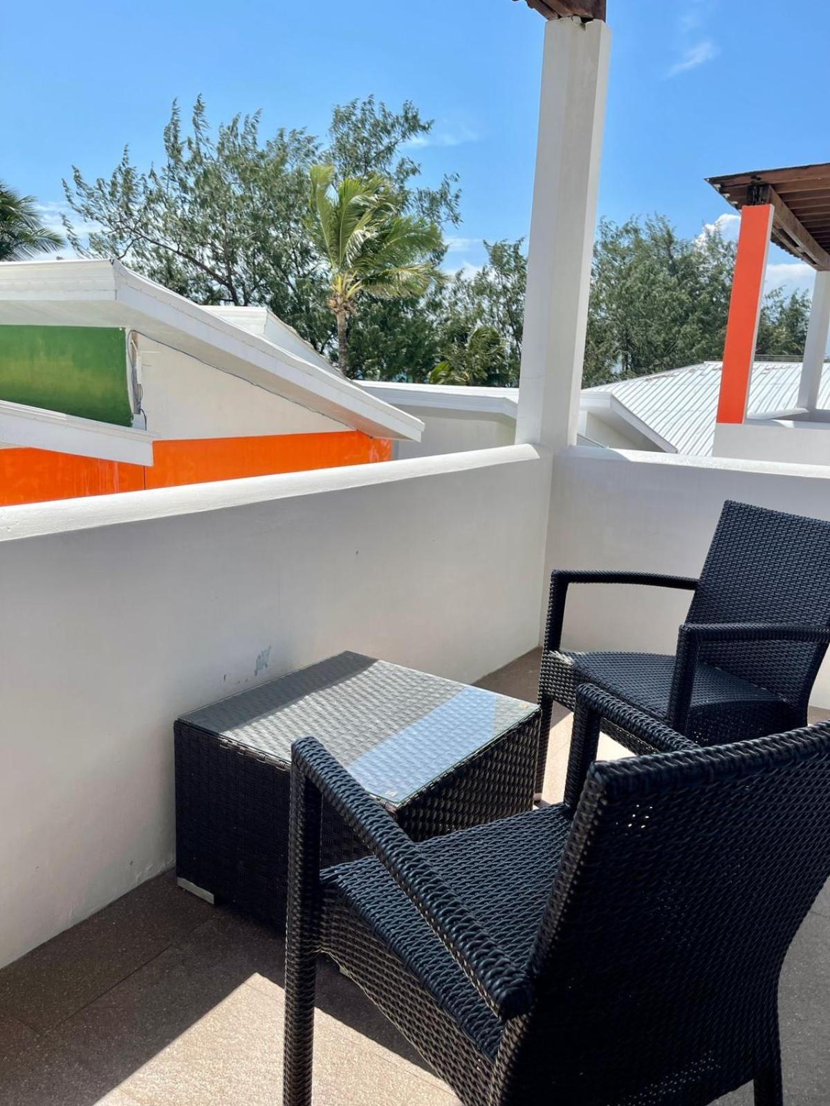 Manoc-Manoc Calypso Beach And Dive Resort מראה חיצוני תמונה